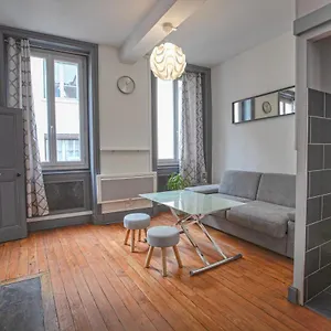 https://studio-confort-hotel-de-ville.hotels-rhonealpes.com